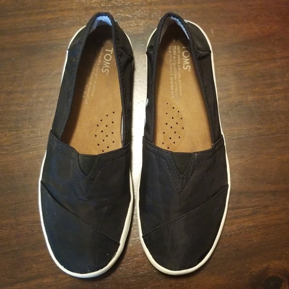 Black rubber sole toms